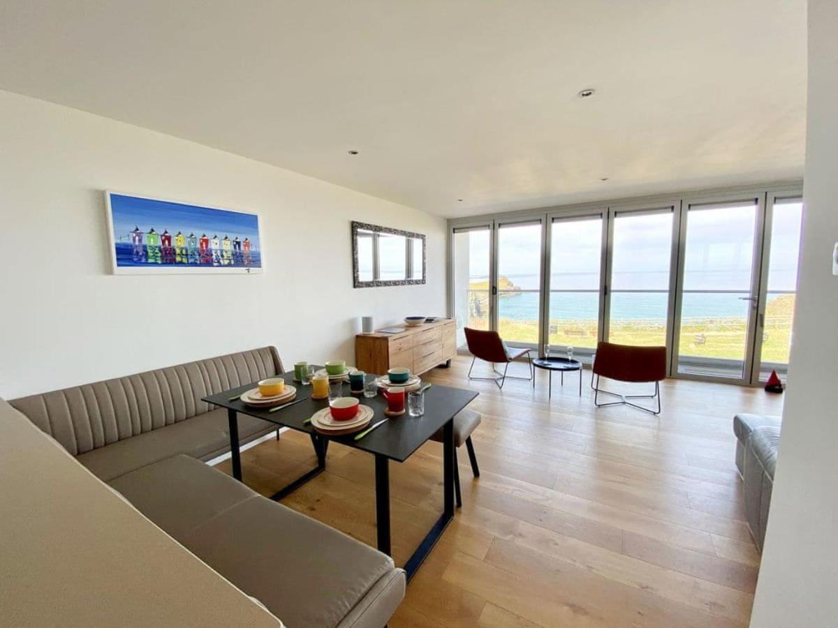 Sunset Waves Sea View Apartment Featuring Panoramic Views & Parking Newquay  Luaran gambar