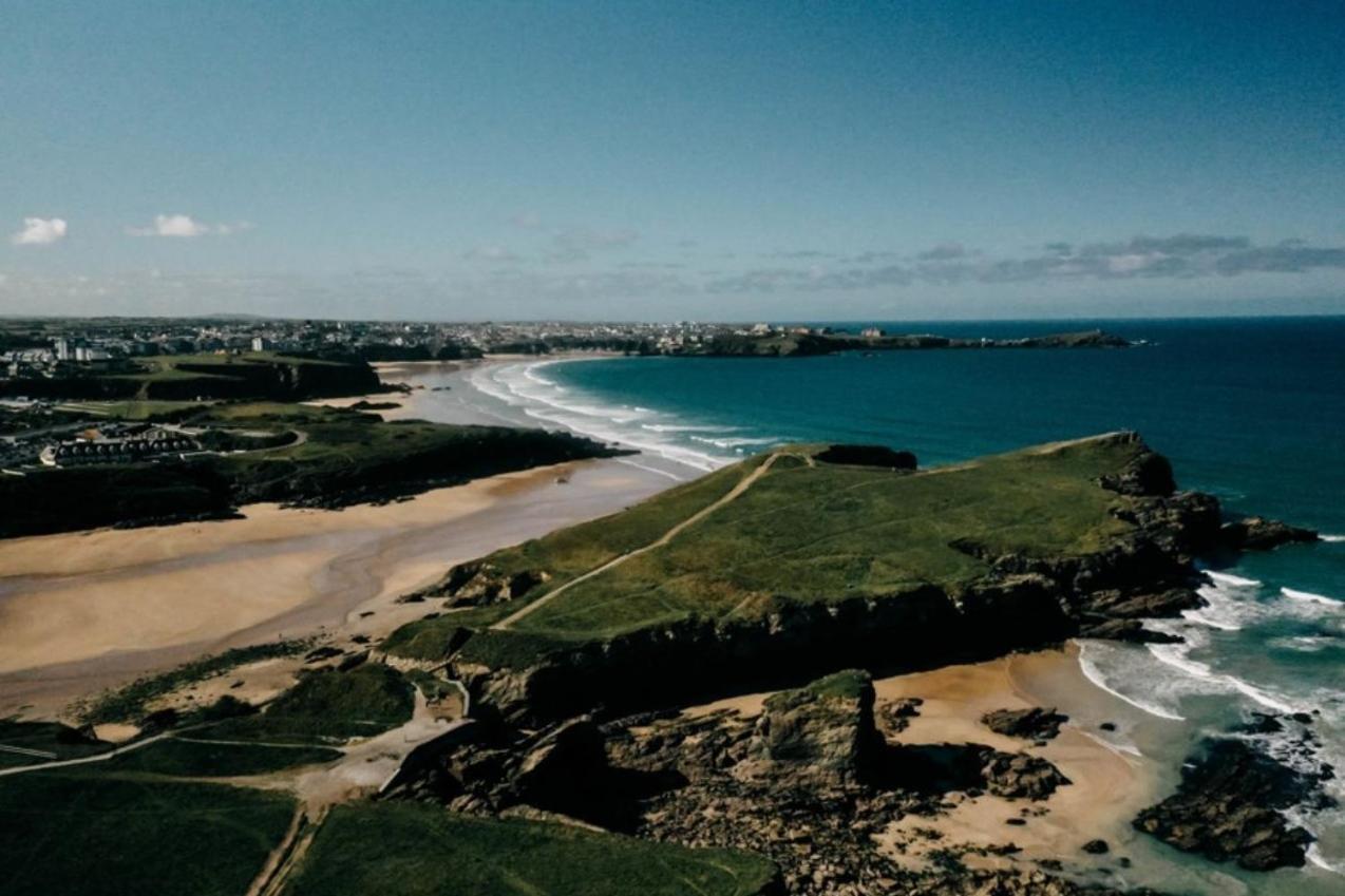 Sunset Waves Sea View Apartment Featuring Panoramic Views & Parking Newquay  Luaran gambar